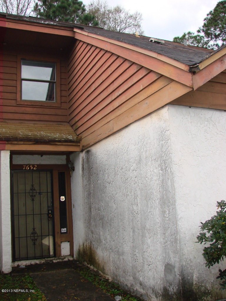 7652 Melissa Ct N, Jacksonville, FL 32210 - photo 1