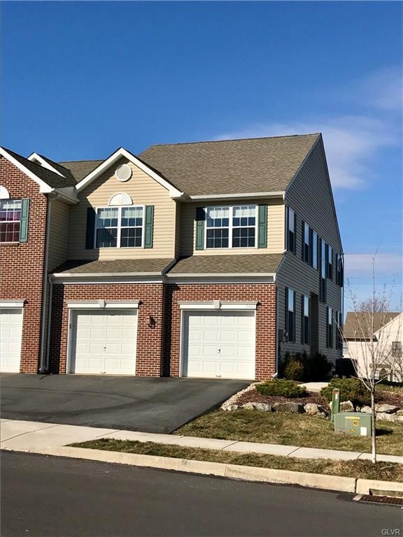 5482 Spring Ridge Dr W, Macungie, PA 18062 - photo 1
