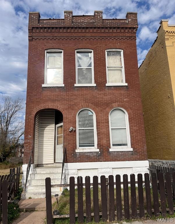 2111 E College Ave, Saint Louis, MO 63107 - photo 1