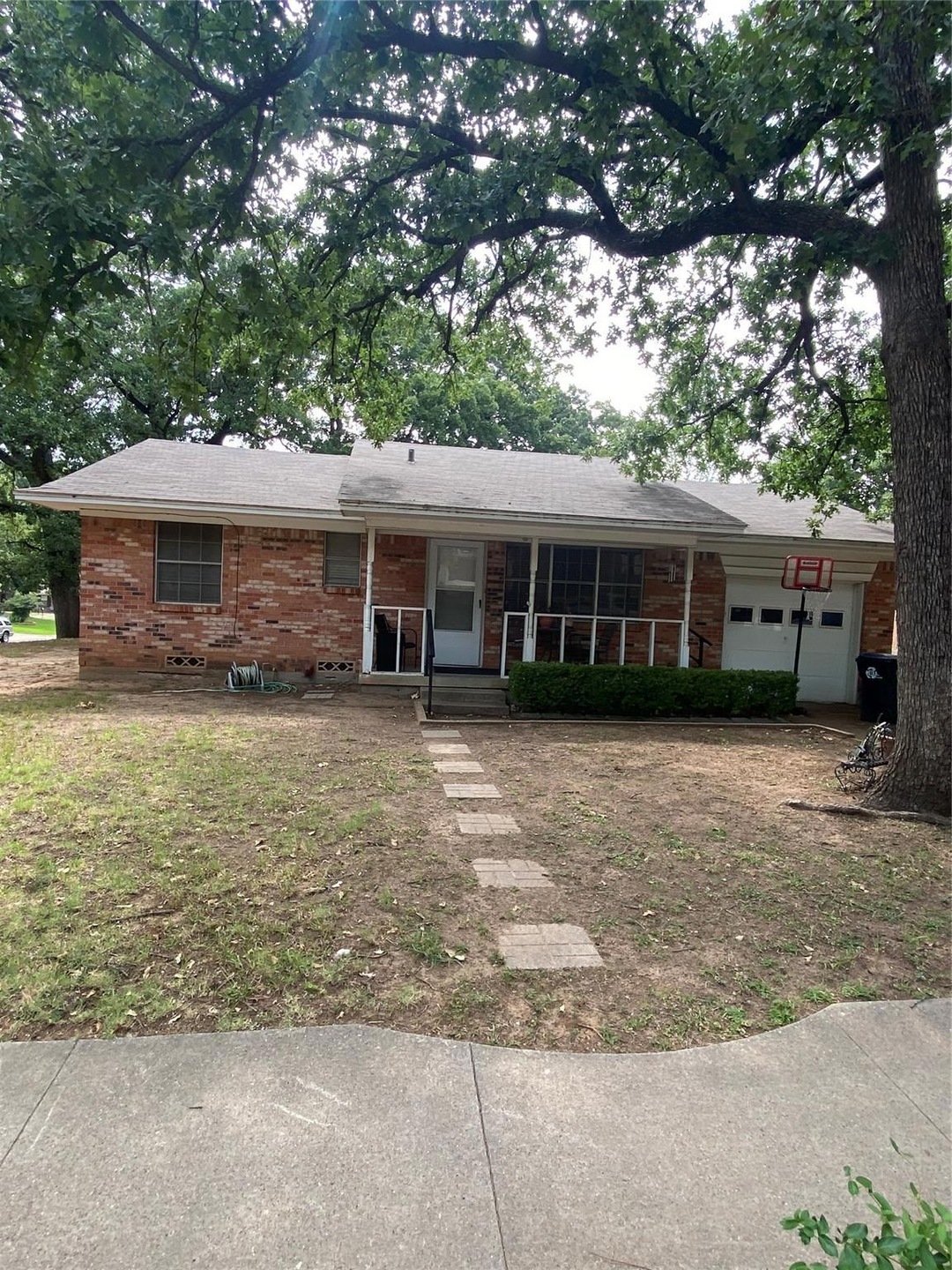 2118 Mercedes Rd, Denton, TX 76205 - photo 1