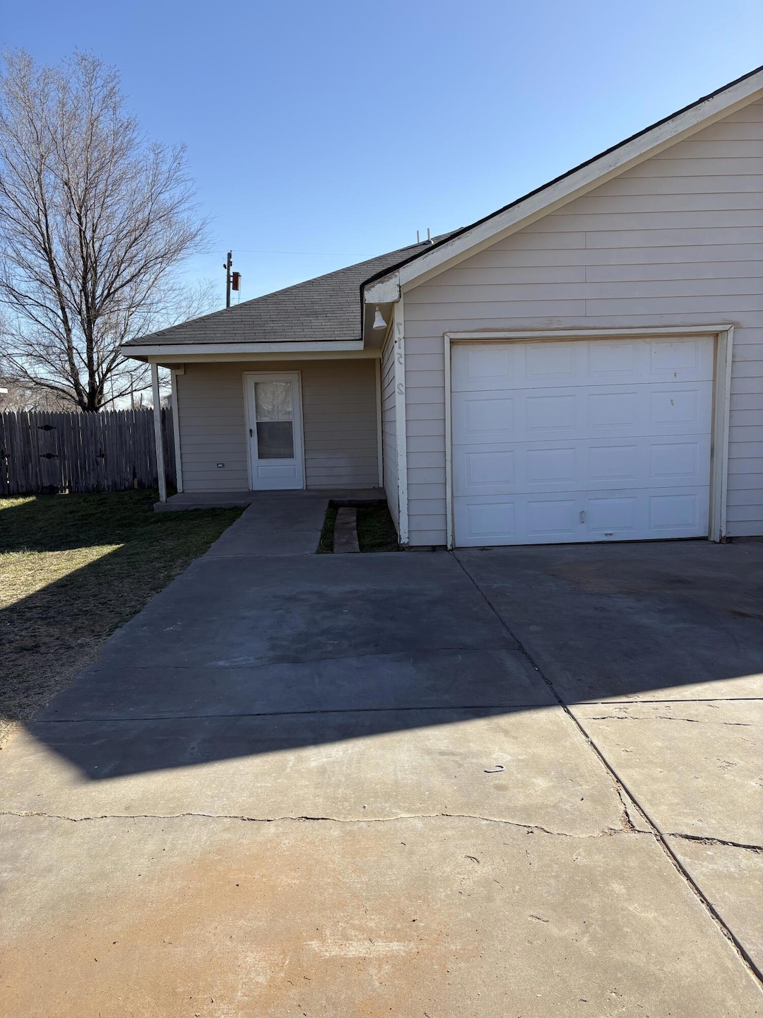 717 43rd St unit 719, Lubbock, TX 79404 - photo 1