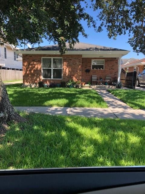 LOVELY TWO BEDROOM BRICK HALF DOUBLE IN POPULAR LAKEVIEW. CLEAN AS A WHISTLE AND PRIVATE PARKING IN REAR FOR TWO CARS.
