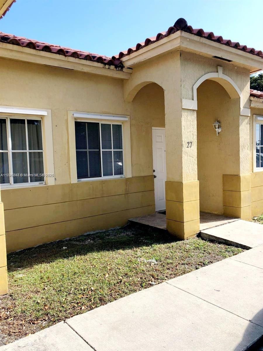 27 NE 13th Ave unit 4, Homestead, FL 33033 - photo 1