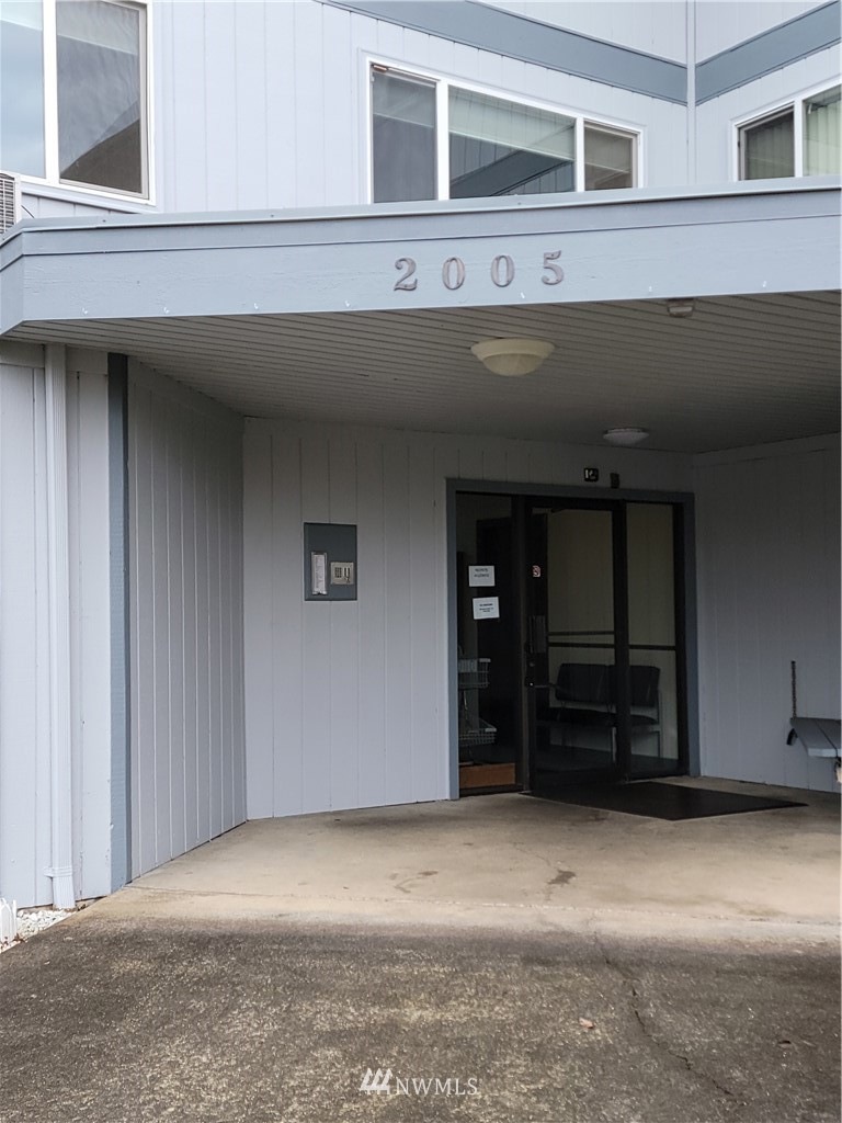2005 Tibbetts Dr unit 313, Longview, WA 98632 - photo 1