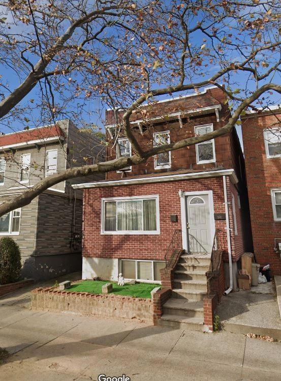 Sold $995,000 • Co-Listing Agent