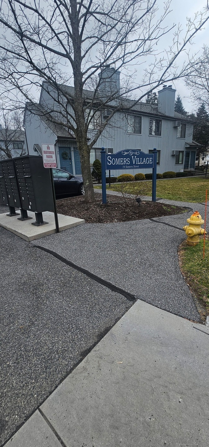 19 Somers St unit B8, Danbury, CT 06810 - photo 1