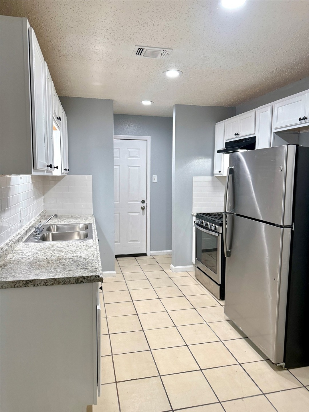 6928 Hirsch Rd unit 6916, Houston, TX 77016 - photo 1