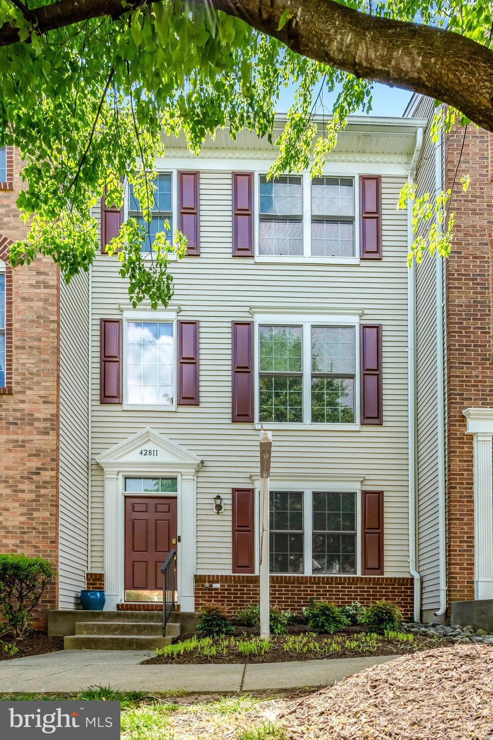 42811 Flannigan Terrace, Chantilly, VA 20152 - photo 1