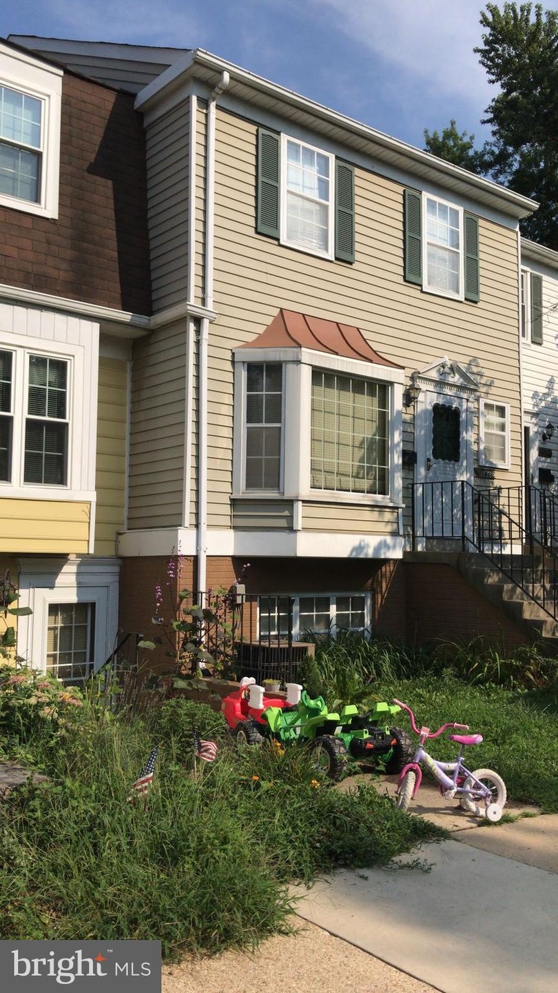 1446 Vineyard Ct, Crofton, MD 21114 - photo 1