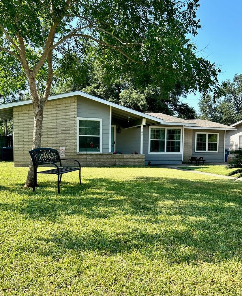706 W Crockett St, Beeville, TX 78102 MLS 112855