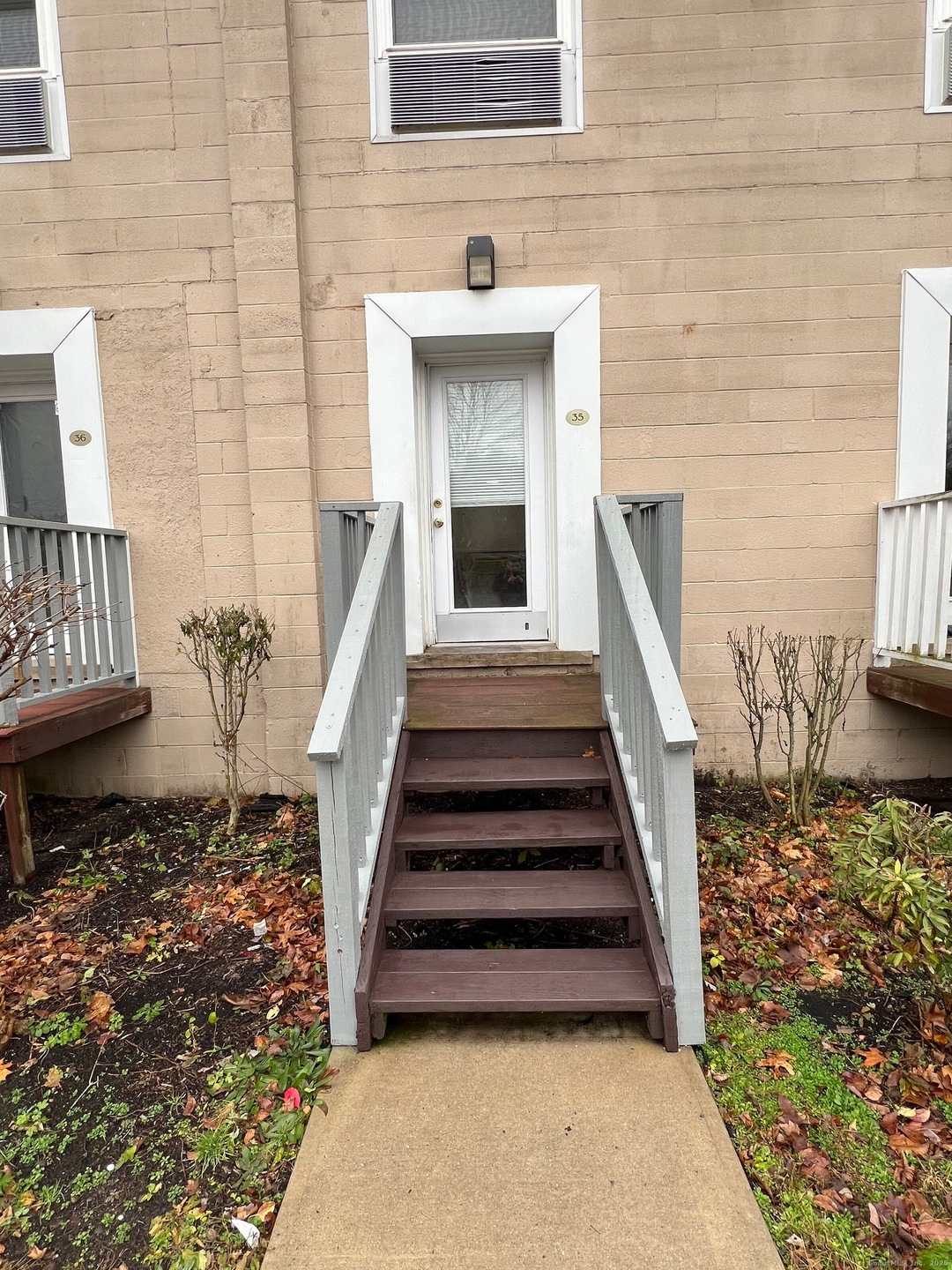 385 Putnam Ave unit 35, Hamden, CT 06517 - photo 1