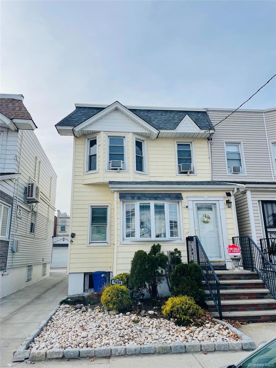 7854 76th St, Glendale, NY 11385 - photo 1