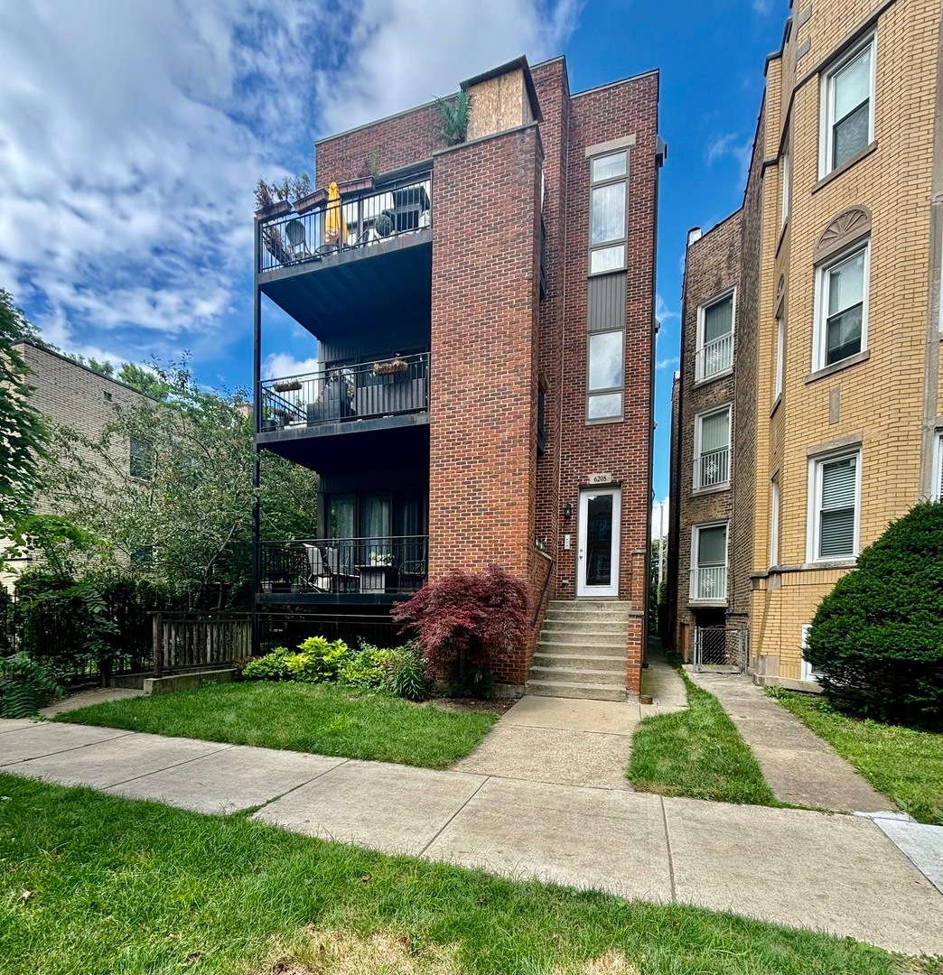 6208 N Talman Ave unit 2, Chicago, IL 60659 - photo 1