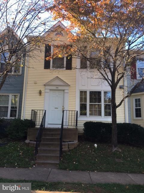 726 Pine Tree Ct, Warrenton, VA 20186 - photo 1