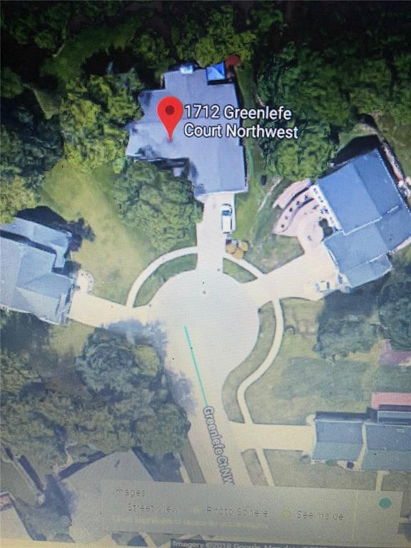 1712 Greenlefe Ct NW, Cedar Rapids, IA 52405 - photo 1