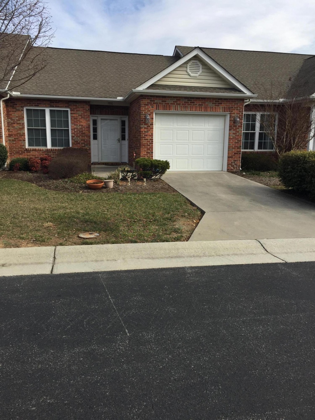 106 CYPRESS CT