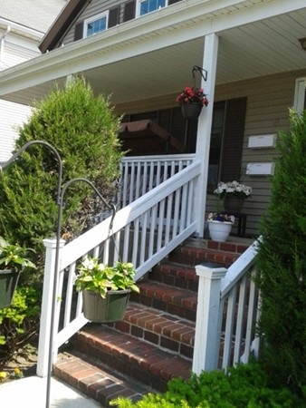 18 Wachusett St unit 2, Franklin, MA 02038 - photo 1