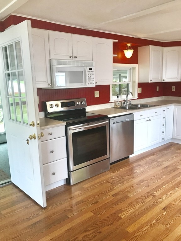 6 Rebecca Ave, Hudson, MA 01749 - photo 1