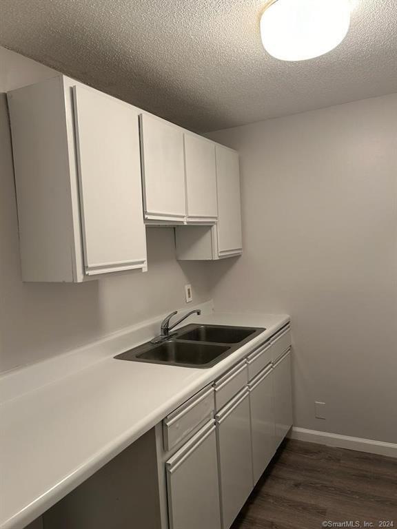 East Ridge Condominium unit B83, Danbury, CT 06811 - photo 1