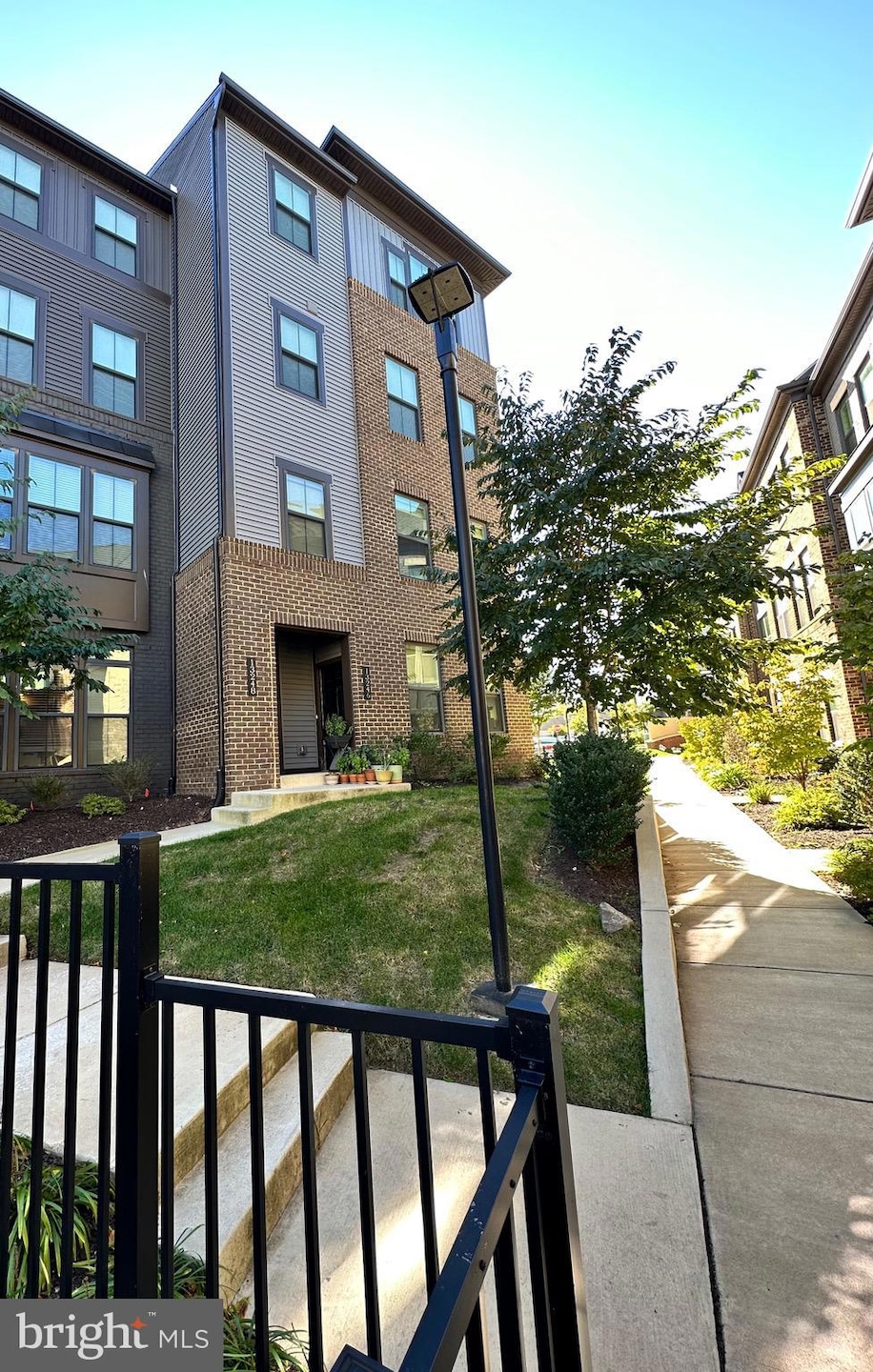 13246 Lake Woodland Way unit 5A, Herndon, VA 20171 - photo 1