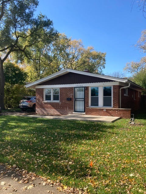 17306 Mahoney Pkwy, Hazel Crest, IL 60429 - photo 1