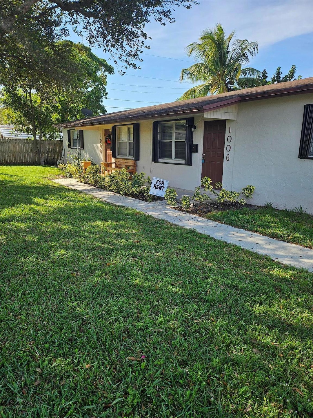 1022 Mcintosh St, West Palm Beach, FL 33405 - photo 1
