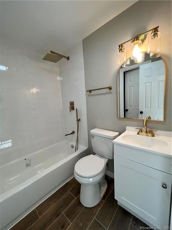 114 Rising Trail Dr, Middletown, CT 06457 - photo 1