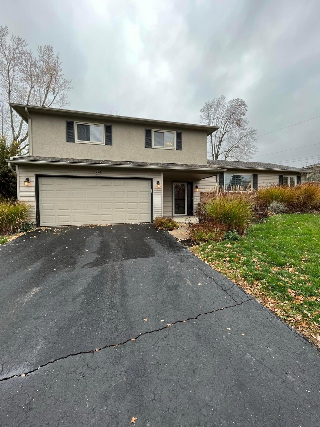 5561 Rockport Rd, Columbus, OH 43235 - photo 1