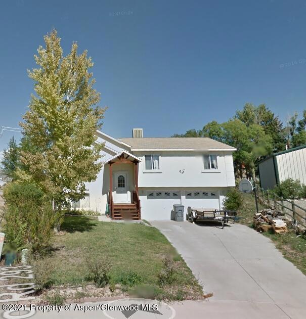1582 Graham Court