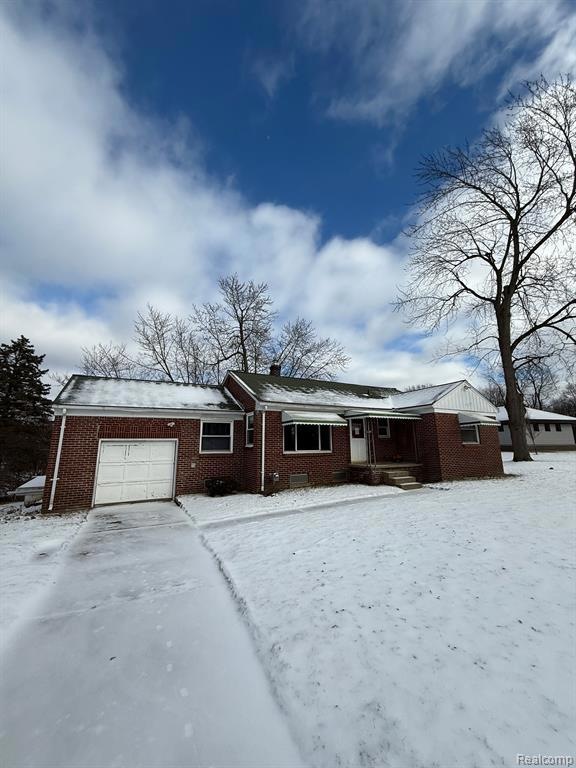 1475 Winthrop Rd, Bloomfield Hills, MI 48302 - photo 1