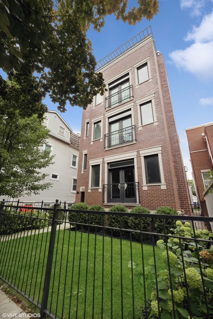 2637 N Southport Ave unit 3, Chicago, IL 60614 - photo 1