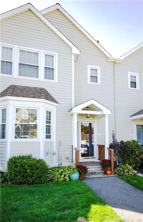 15-2 Saint Andrews Circle