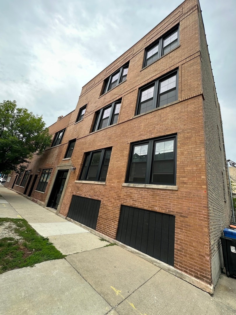 2908 N Allen Ave unit 2, Chicago, IL 60618 - photo 1