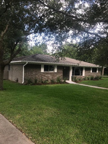 2004 Hillcrest Dr, Bay City, TX 77414 - photo 1