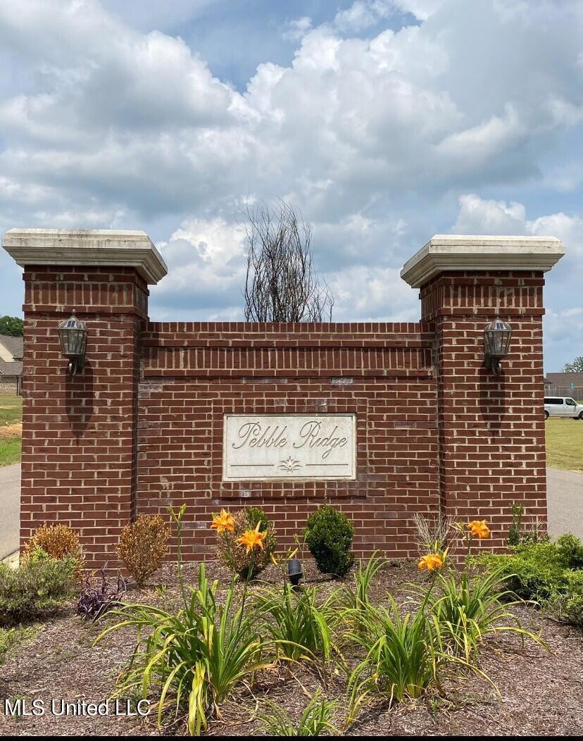 62 Pebble View Dr, Byhalia, MS 38611 - photo 1