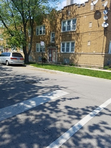 5502 W Barry Ave unit 1, Chicago, IL 60641 - photo 1