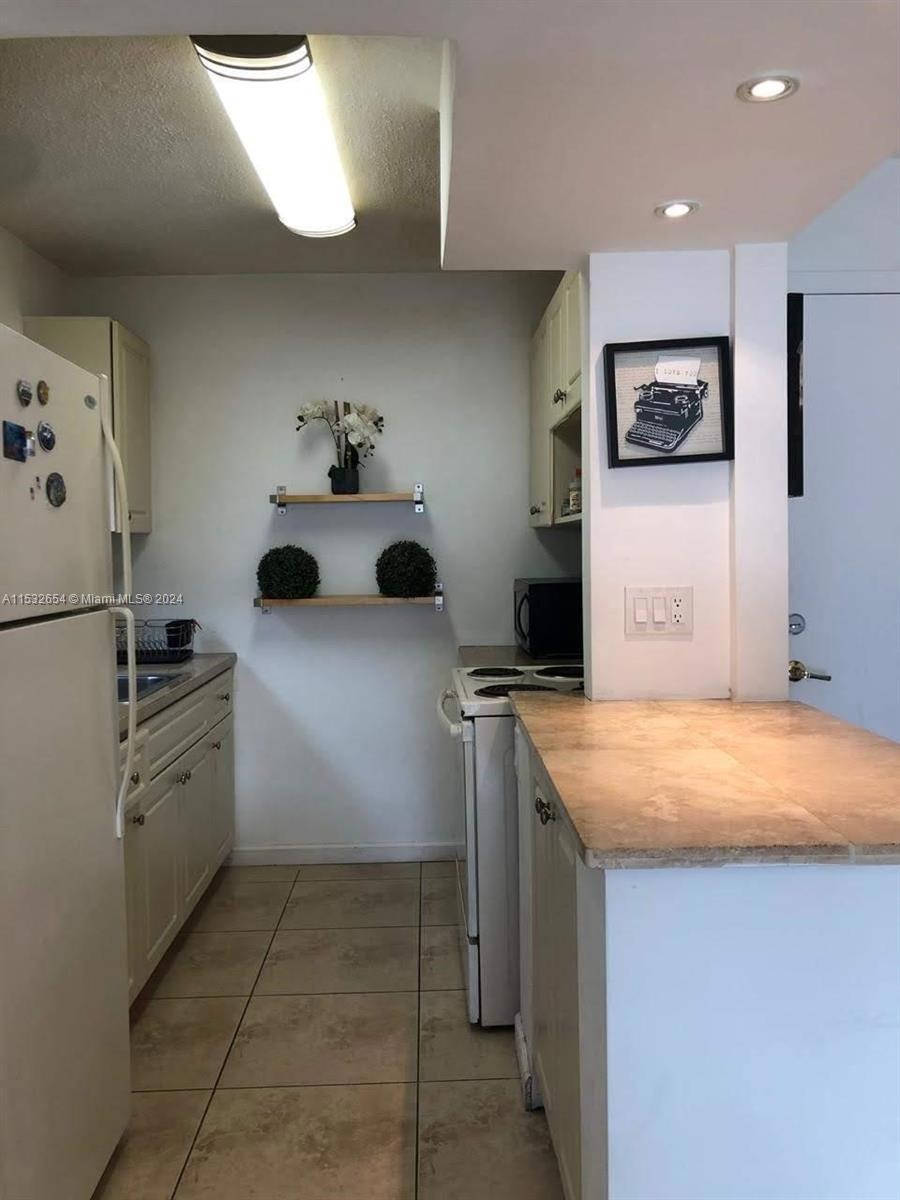 10790 SW 7th St Unit 104