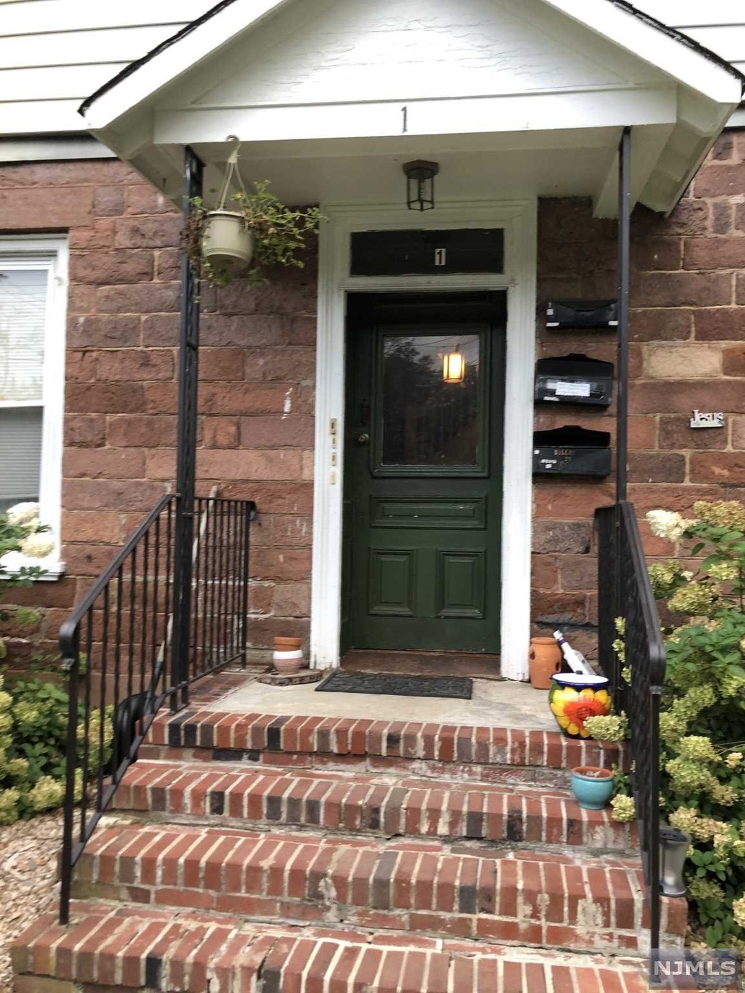 1 Tenafly Rd, Tenafly, NJ 07670 - photo 1