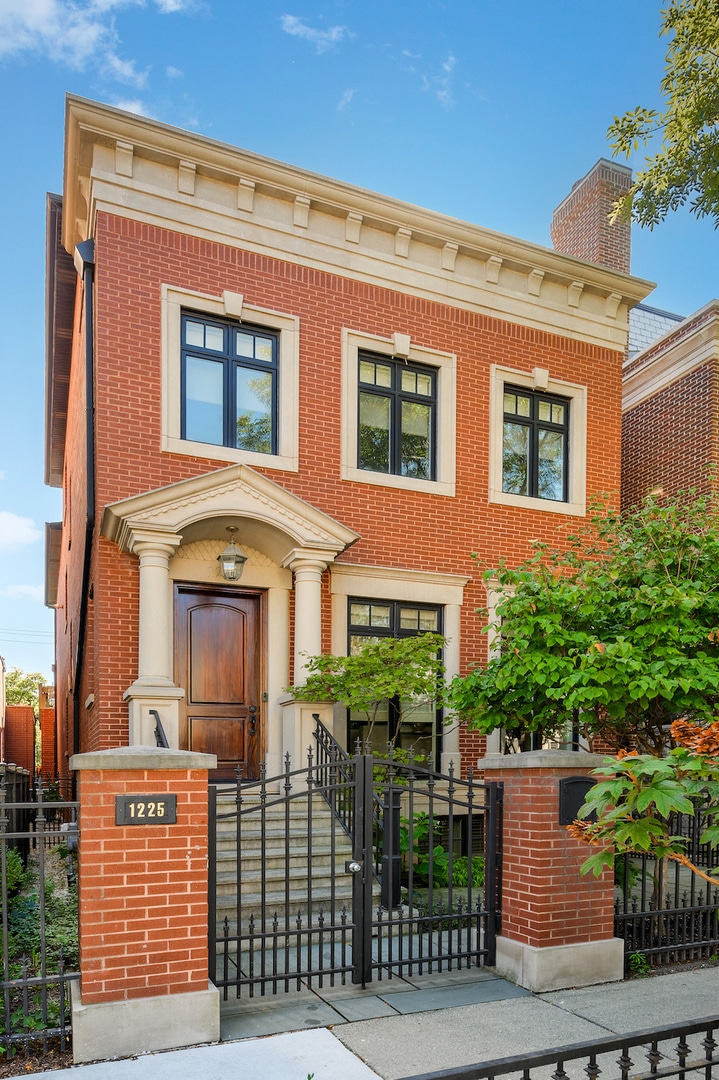 1225 W Henderson St, Chicago, IL 60657 - photo 1