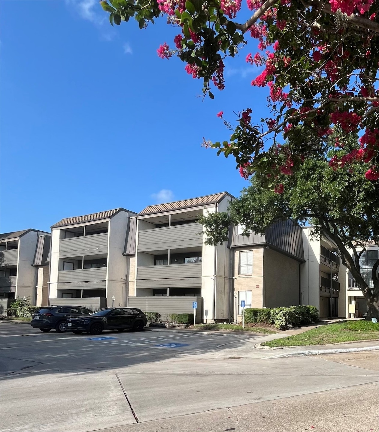 3005 Walnut Bend -  Unit #21 - A gated community f
