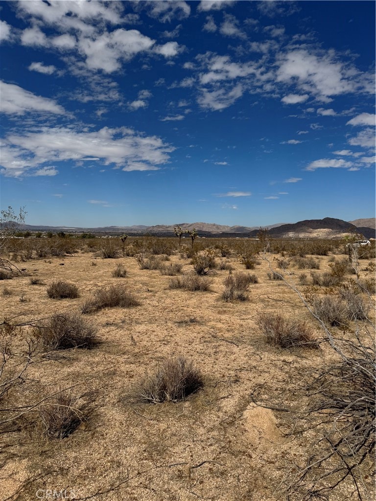 0 Apn 308021211 unit CV25195211, Apple Valley, CA 92308 - photo 1