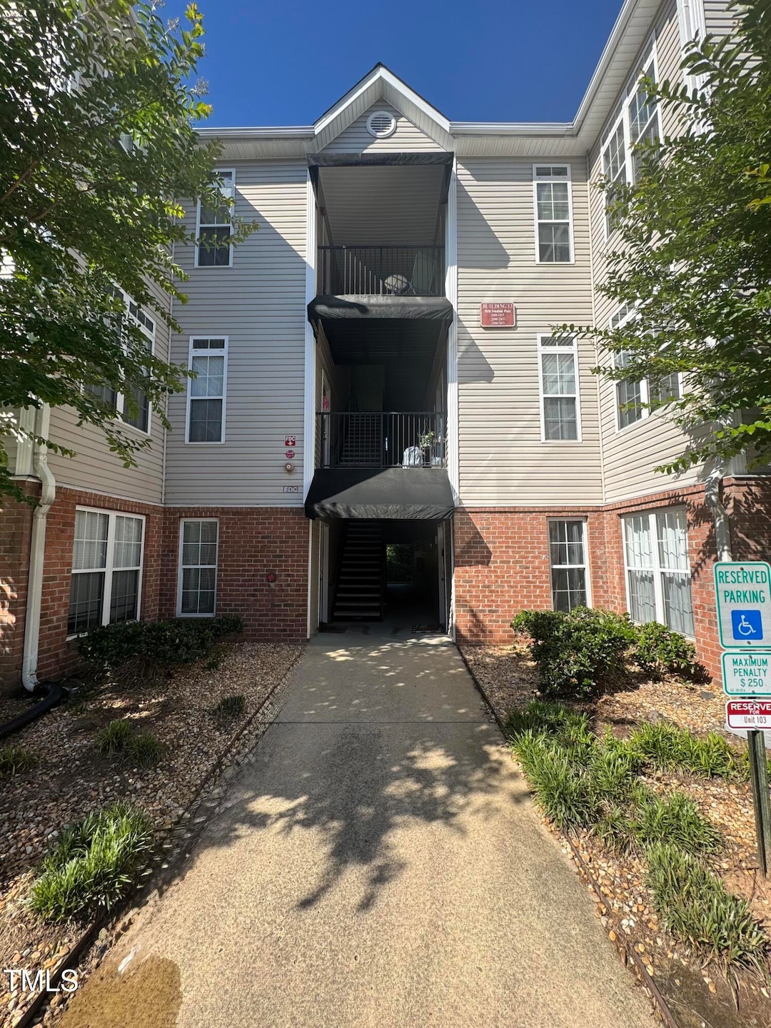 For Rent $1,125/month
