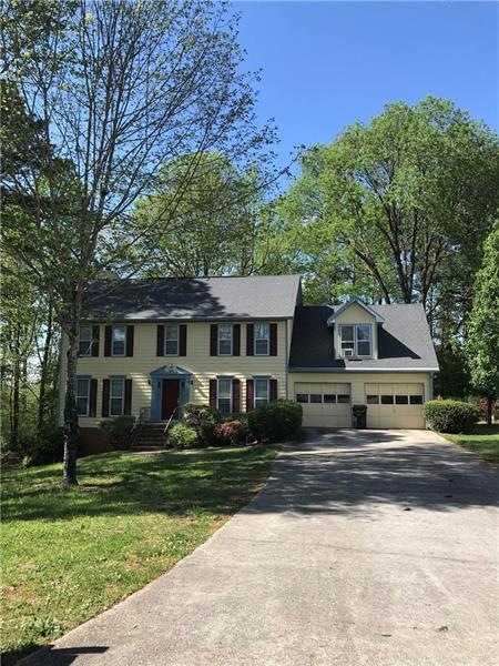 Very nice 2 story traditional home in cul-de-sac. 