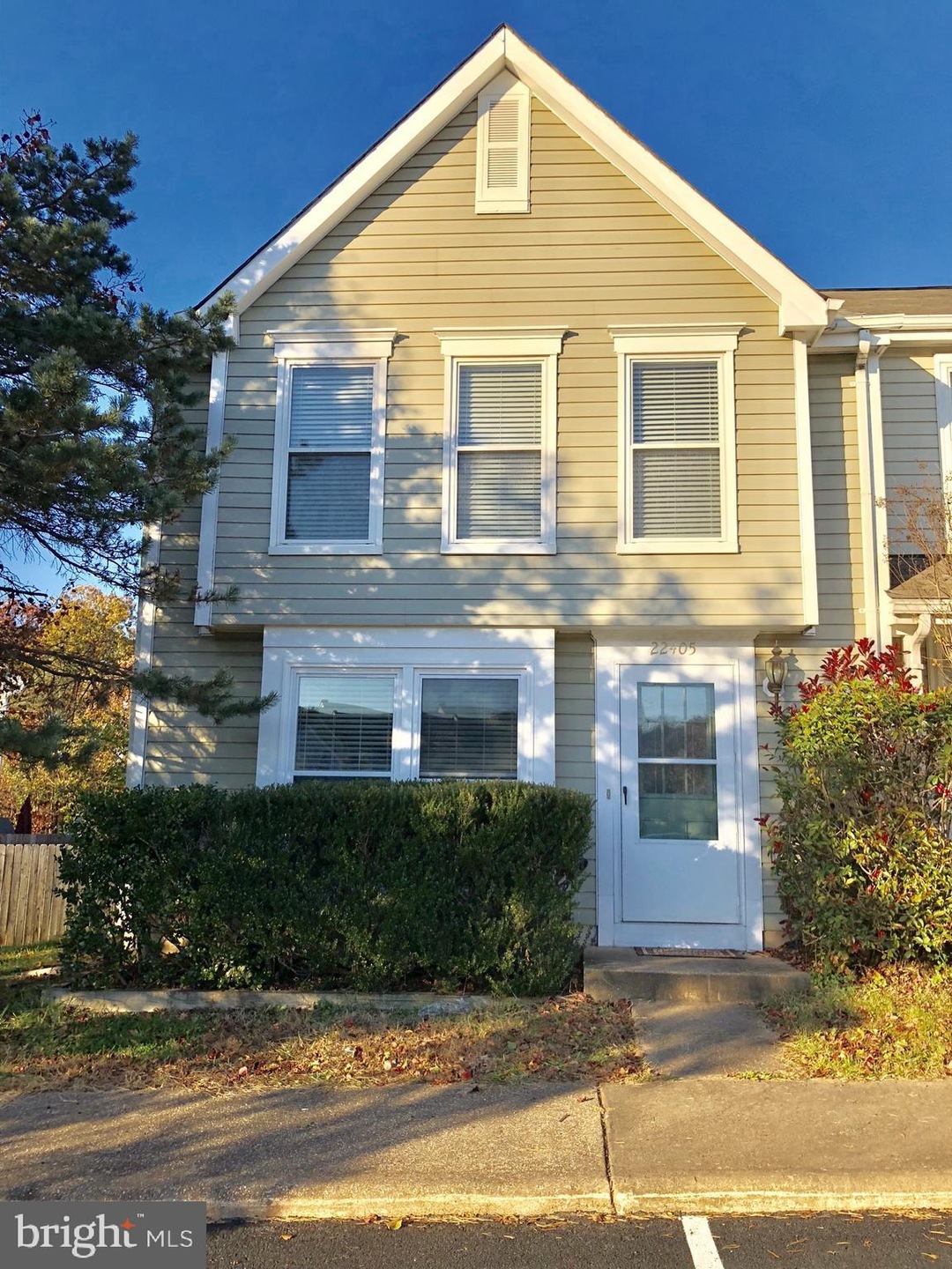 22405 Stablehouse Dr, Sterling, VA 20164 - photo 1