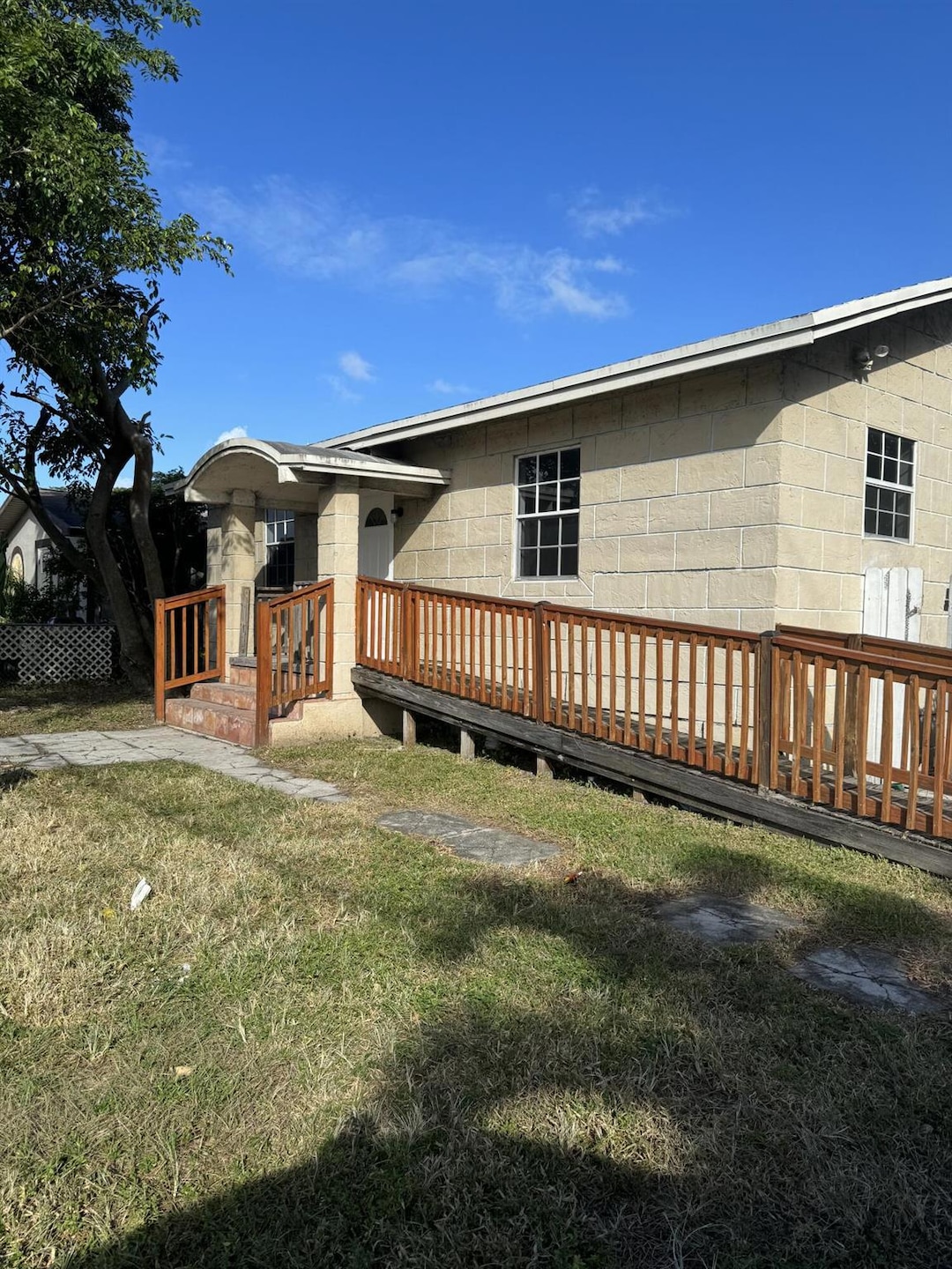 623 SW 10th St, Delray Beach, FL 33444 - photo 1