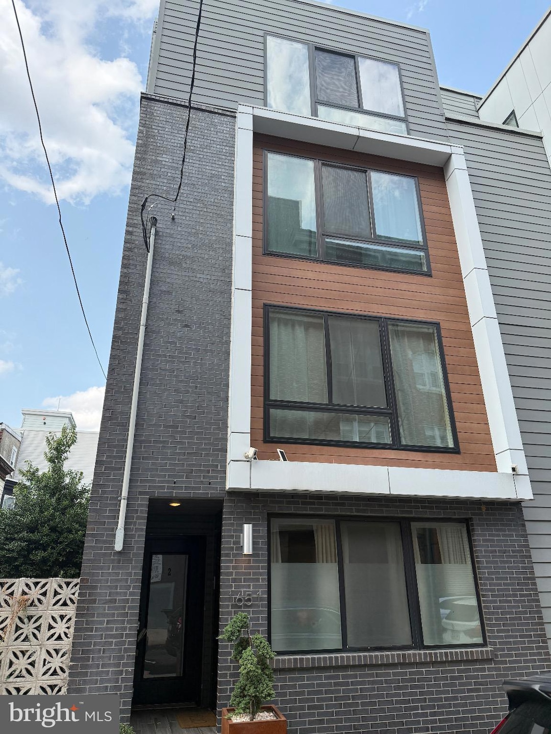 1651 E Eyre St unit 2, Philadelphia, PA 19125 - photo 1