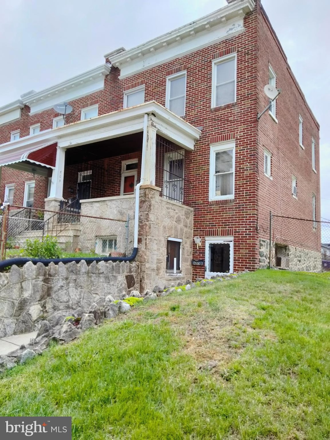 605 Lyndhurst St, Baltimore, MD 21229 - photo 1