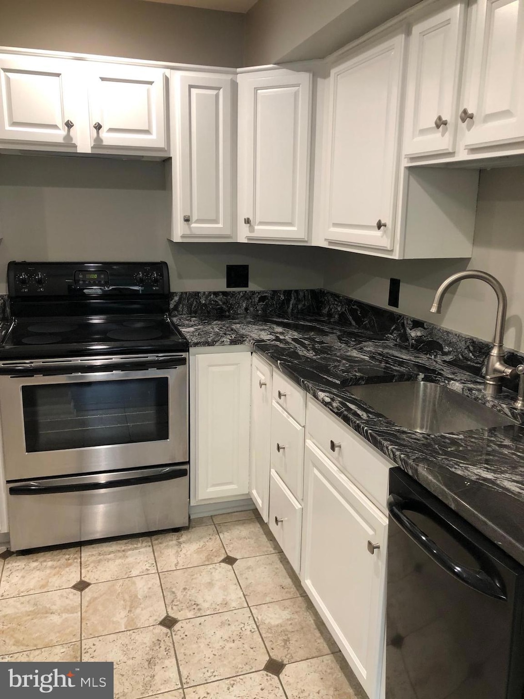 11419 Commonwealth Dr unit 11419, Rockville, MD 20852 - photo 1