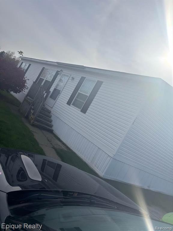 View of home's exterior