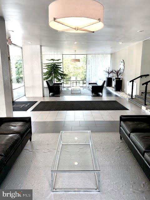 Taft Towers unit 908, Arlington, VA 22201 - photo 1